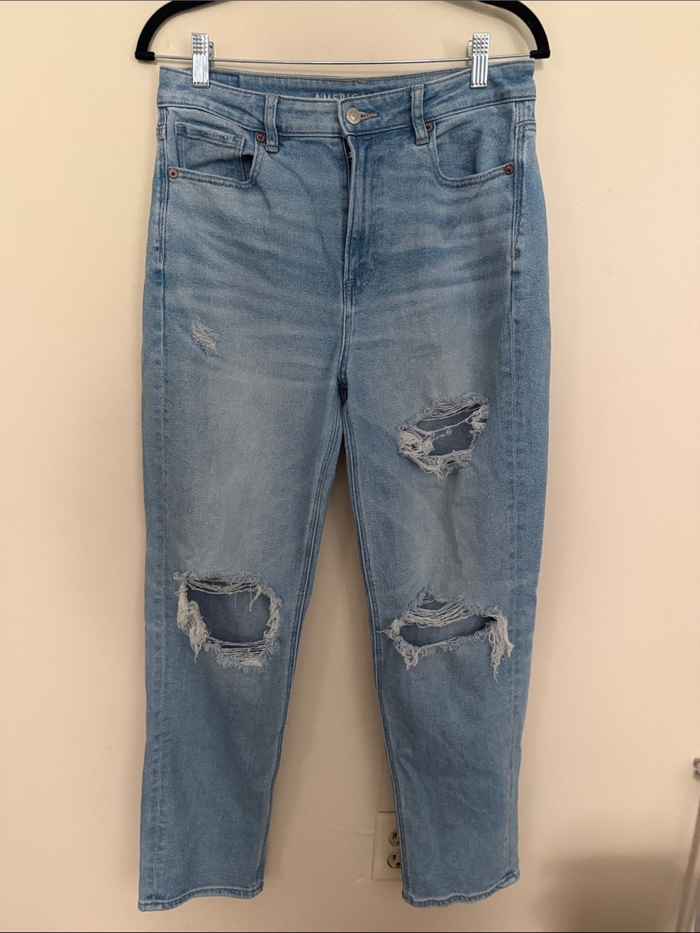 American Eagle Outfitters Light Blue Mom Straight Jeans